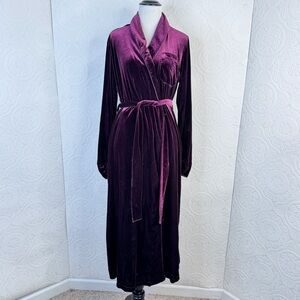Ralph Lauren Women's Medium Long Collared Robe Emblem Maroon Burgundy Velvet